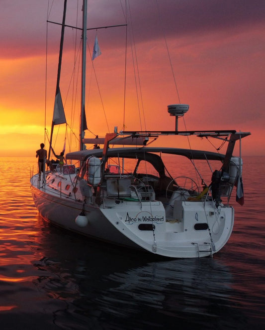 Segeln bei Sonnenuntergang